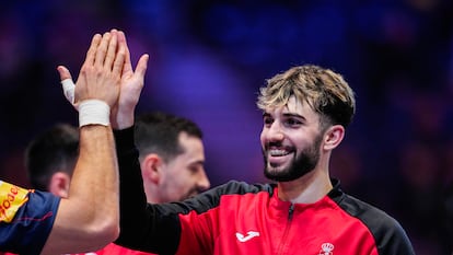 Petar Cikusa sonríe después de la victoria contra Japón.