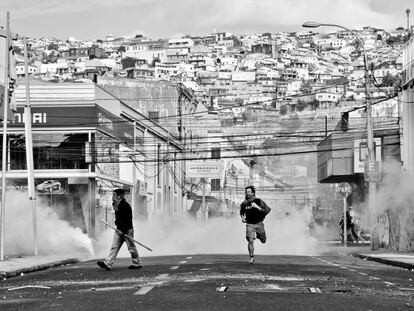 Revueltas sociales en Valparaíso (Chile) en 2011<CW-4>, que protagonizaron una charla organizada por La Casa Encendida y el IECAH.