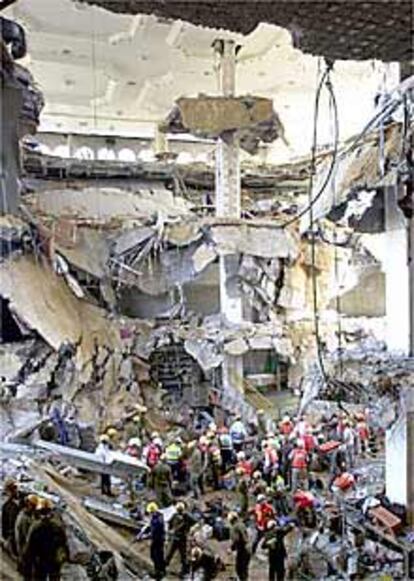 Imagen de la sala de fiestas que se derrumbó ayer en Jerusalén.