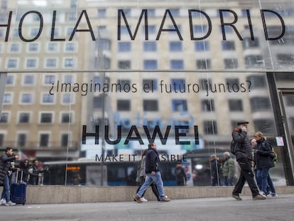 Tienda de Huawei en la Gran Vía de Madrid.