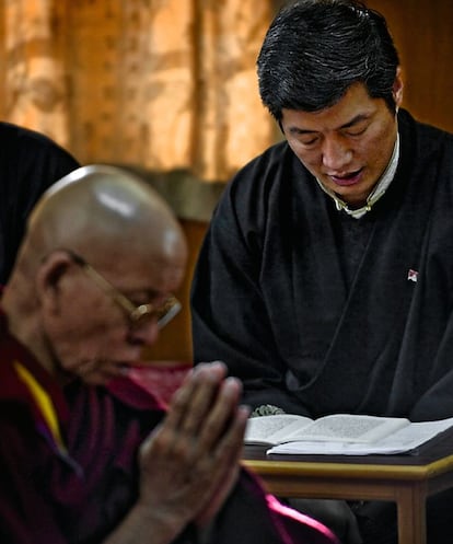 El primer ministro, Lobsang Sangay, elegido en 2011 tras la renuncia al poder político del Dalái Lama, que lo sigue siendo en lo espiritual.