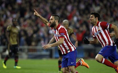 Turan celebra el segundo gol