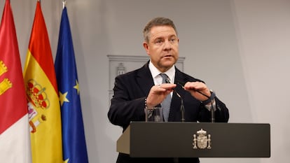 El presidente de Castilla-La Mancha, Emiliano García Page, en el palacio de la Moncloa.