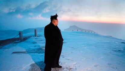 El dictador Kim Jong-Un en la cima del Paektu