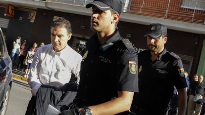 Seraf&iacute;n Castellano, exdelegado del Gobierno en la Comunidad Valenciana, tras ser detenido por integrar la trama del fuego.