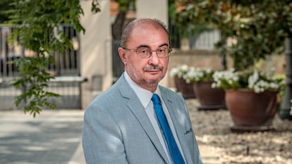 El socialista Javier Lambán, expresidente de Aragón, durante una entrevista en 2020.