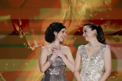 Maribel Verd y Leonor Watling, en un momento de los Goya 2025.