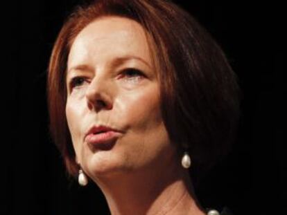 La primera ministra de Australia, Julia Gillard, habla ante el auditorio del Instituto de Políticas Estratégicas en Canberra, Australia.
