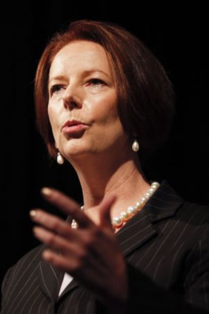 La primera ministra de Australia, Julia Gillard, habla ante el auditorio del Instituto de Políticas Estratégicas en Canberra, Australia.