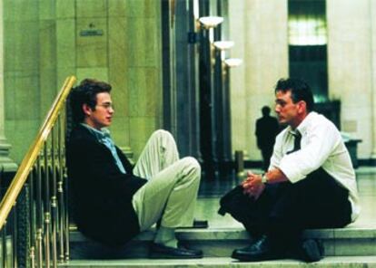 Hayden Christensen y Hank Azaria, en <i>El precio de la verdad.</i>