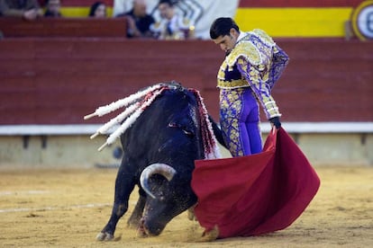 Alejandro Talavante, al natural, ante el sexto de la tarde.