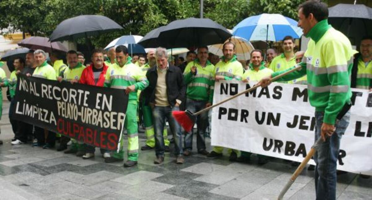 Huelga de basura en Jerez contra un ERE que afecta al 30% de la ...