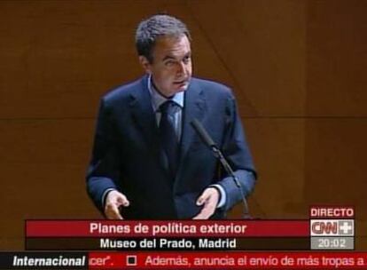 Zapatero, durante el discurso en el que ha explicado las líneas generales de la política exterior española.