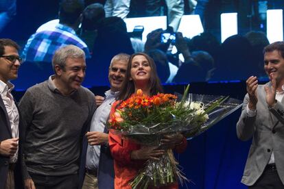 Ines arrimadas candidata a las elecciones autonomicas de catalunya por ciudadanos-ciutadans- en el mitin de cierre de campana junto a Albert Rivera (dcha) presidente del partido en la Plaza Virrey amat de Barcelona.