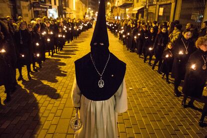 Procesión nocturna en la Semana Santa de Zamora de 2019.