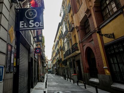 Entrada a la sala de conciertos madrileña El Sol, cerrada temporalmente por el coronavirus.