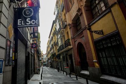 Entrada a la sala de conciertos madrileña El Sol, cerrada temporalmente por el coronavirus.