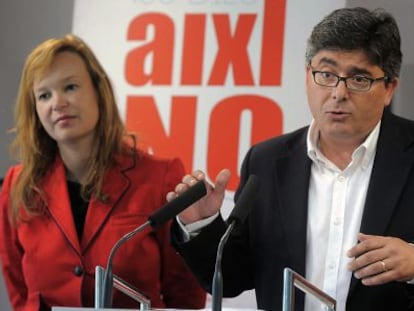 Leire Paj&iacute;n y Alfred Boix, ayer, durante la rueda de prensa en la sede del PSPV-PSOE. 