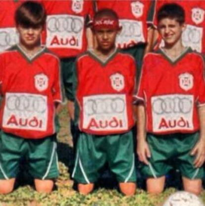 Neymar (centro) y Baptistao (derecha), de peque&ntilde;os. 