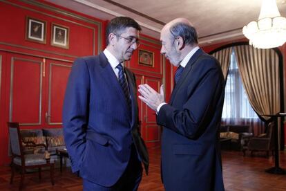 Alfredo Pérez Rubalcaba con Patxi López en septiembre.