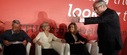 Fernández Toxo se dirige a Bernadette Ségol el pasado enero.