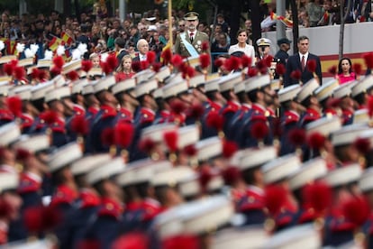 El rey Felipe VI preside el desfile militar del 12 de octubre, en Madrid.