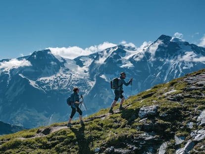 Senderistas en las montañas del Tirol, en los Alpes austriacos.