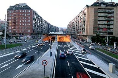 Imagen de la boca sur del túnel de la Ronda del Mig, ayer, pocos minutos después de su apertura al tráfico.