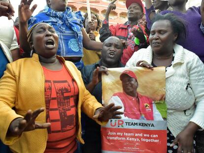 Seguidores de Kenyatta celebran la victoria electoral este lunes en Kiambu.