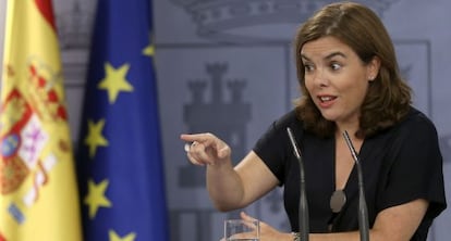 La vicepresidenta del Govern espanyol, Soraya Sáenz de Santamaría, aquest dilluns.