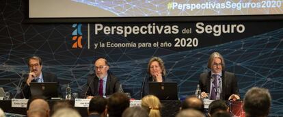 Emilio Ontiveros, presidente de Afi; José Boada, presidente de Pelayo; Pilar González de Frutos, presidenta de Unespa; y José Antonio Alvarez, director general de Icea.