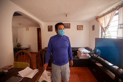Daniel Rodríguez, recuperado de la covid-19 en su casa de México.