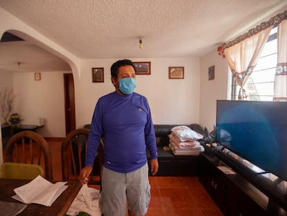 Daniel Rodríguez, recuperado de la covid-19 en su casa de México.