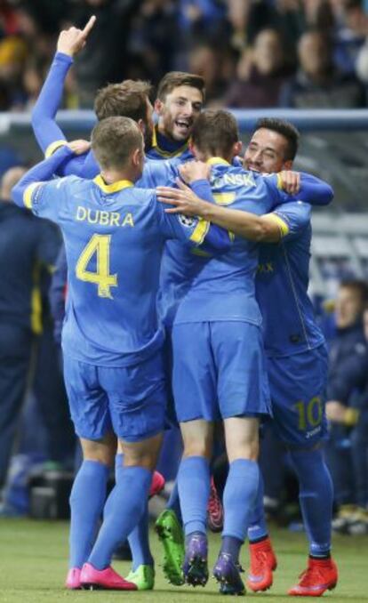 Mladenovic celebra un gol ante la Roma.