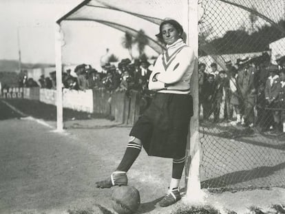 Irene González Basante, capitana y portera del Irene FC, pionera de la participación de la mujer en el fútbol. La primera en jugar entre hombres.