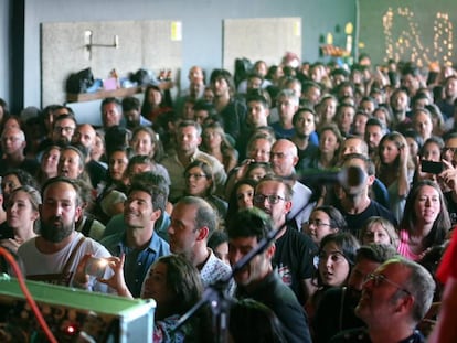 Asistentes a una actuación en el Festival Náutico, en O Grove (Pontevedra).