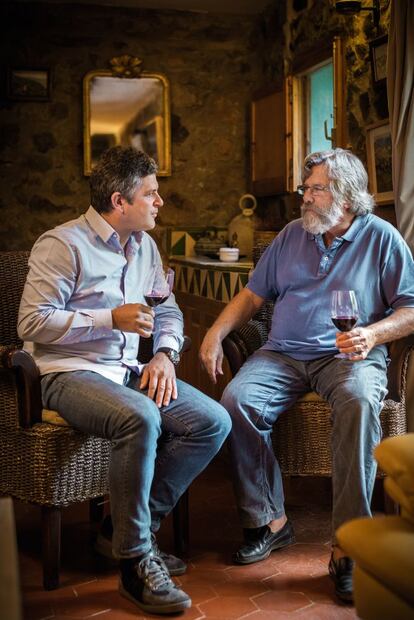 Álvaro Palacios y Barbier, en la casa del segundo. Palacios es el referente del Priorat y el padre de L’Ermita, el vino más mítico de la zona.