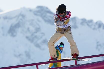 La estadounidense Jessika Jenson durante la sesión de calificación de snowboard slopestyle.