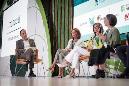 Jan Martínez, Director El País América; Alicia Montalvo, gerenta de Acción Climática y Biodiversidad Positiva de la CAF; Laura Chinchilla, expresidenta de la República de Costa Rica, Rita de Cassia Mesquita, secretaria Biodiversidad del ministerio de Medio Ambiente de Brasil; en el panel Biodiversidad positiva frente al cambio climático.