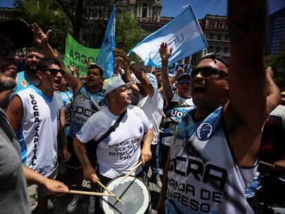 Las protestas contra las reformas económicas en Argentina, en imágenes