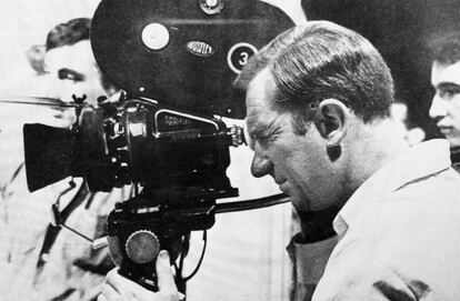 Fernando Fernán Gómez, durante el rodaje de una película.