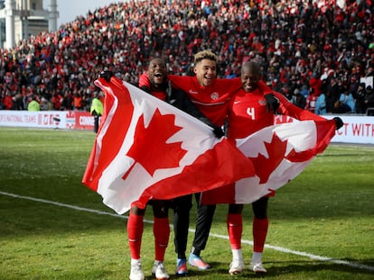 Los futbolistas de Canadá celebran este domingo su clasificación al Mundial.