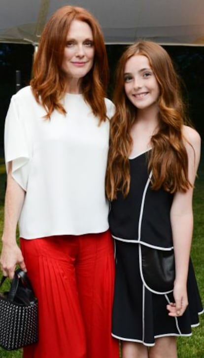 Julianne Moore y su hija Liv Freundlich en la Semana de la moda de Nueva York.