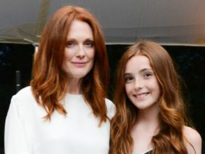 Julianne Moore y su hija Liv Freundlich en la Semana de la moda de Nueva York.