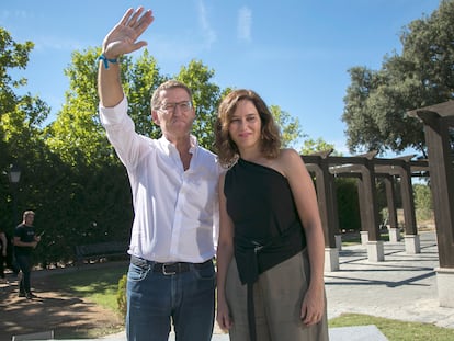 Alberto Nuñez Feijóo  junto a la presidenta de la Comunidad de Madrid, Isabel Díaz Ayuso durante la inauguración del inicio del curso político del Partido Popular, en Villalba (Madrid).