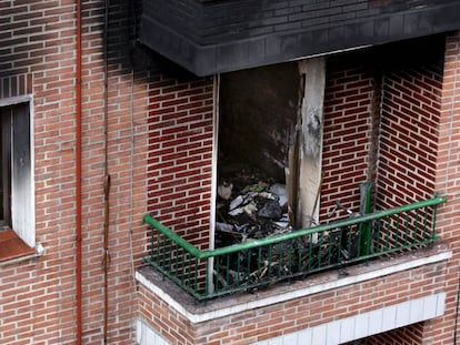 Efectos de un incendio en un piso.