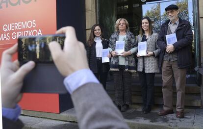 María Jiménez, Consuelo Ordóñez, Inés Gaviria y Martín Alonso, en un acto de Covite.