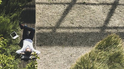 La desconexión digital, un derecho que existe en la ley, pero no en la vida real