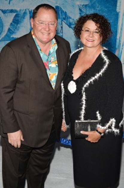 John Lasseter y su mujer Nancy Lasseter en la premier de la película ' 'Frozen' en Hollywood, California, en el año 2013.