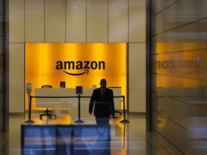 Entrada del edificio de oficinas de Amazon en Nueva York. 